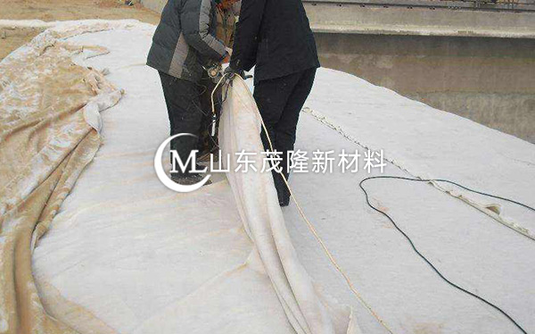 《長(zhǎng)春到西巴彥花鐵路》土工布、EVA防水板施工