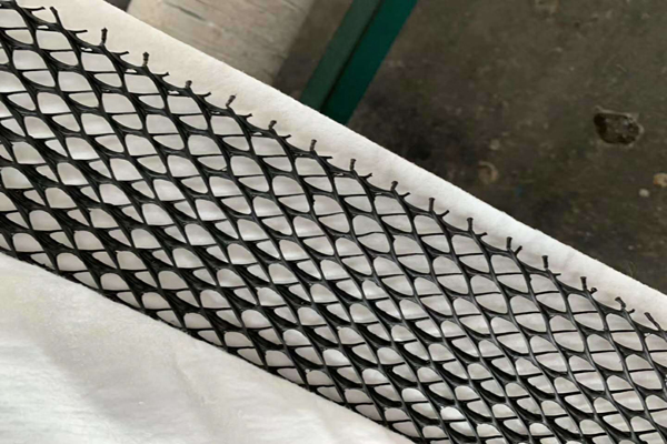 三維復(fù)合排水網(wǎng)怎么裁剪 第2張