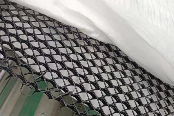 復合排水網在公路工程中的應用 第3張